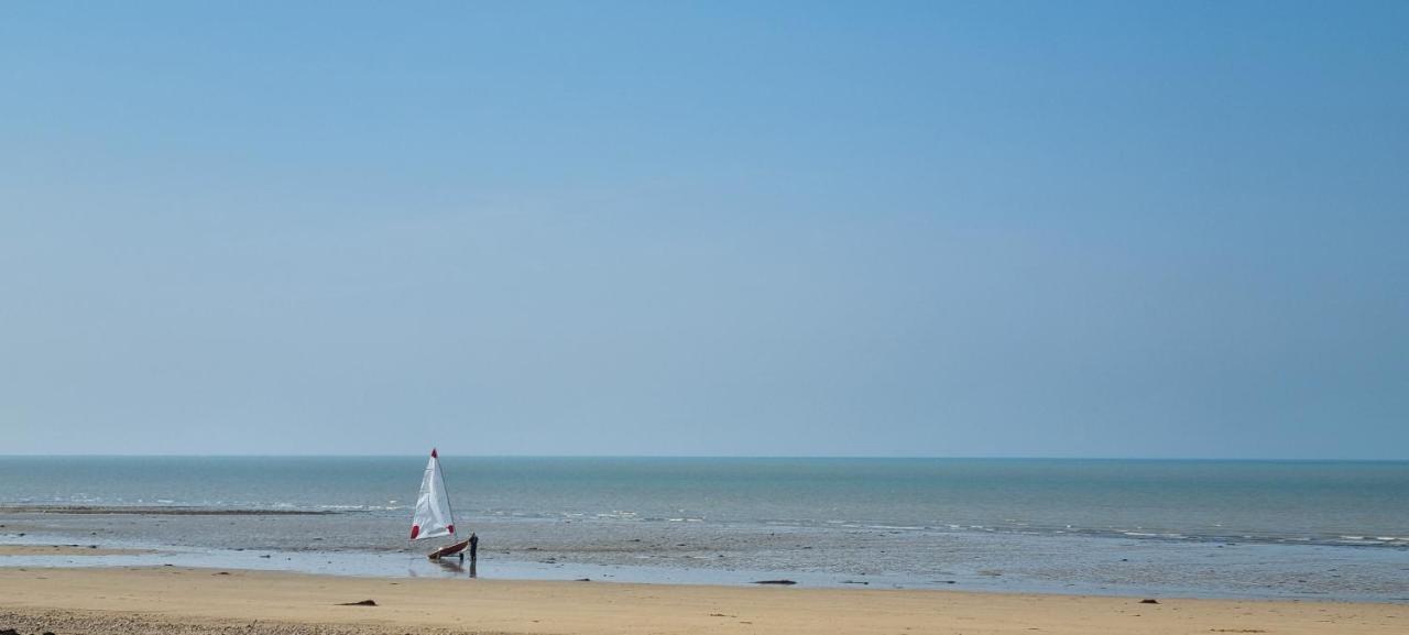 Maison De Vacances Bord De Mer Normandie Plage Du Debarquement Proche Caen Bernières-sur-Mer 外观 照片